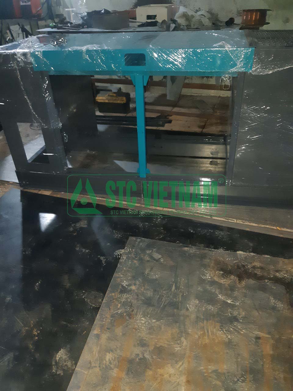 Machining the soundproof casing of Denyo generator