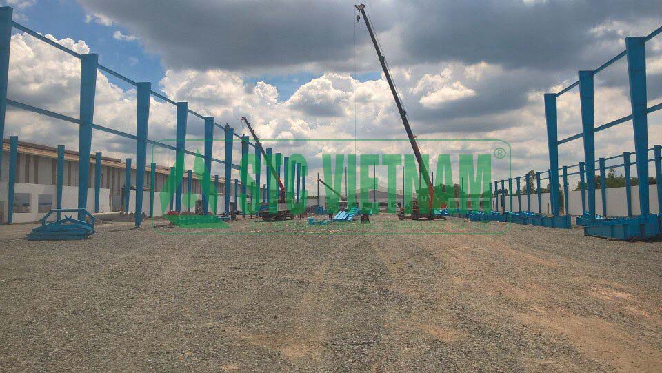 Building steel buildings for factories
