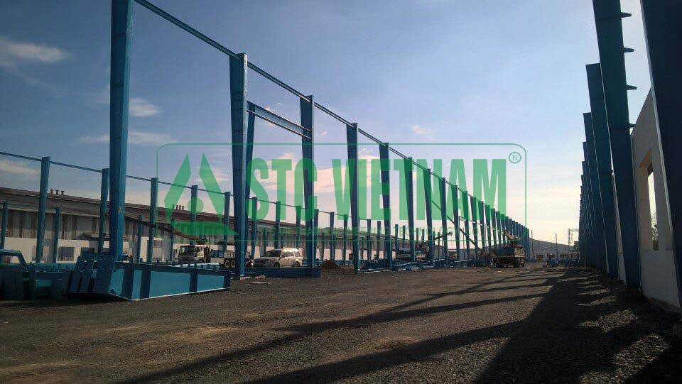 Building steel buildings for factories