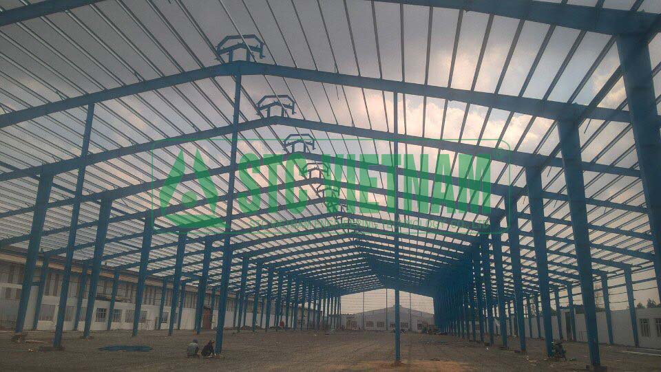 Building steel buildings for factories